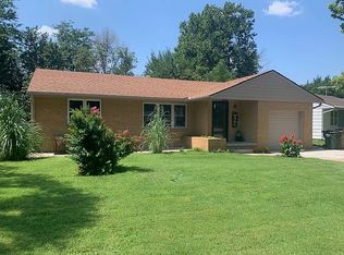 1 Meadowlark Ln, Hutchinson, KS 67502
