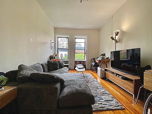 1st image of 40 W 89th St APT 4A