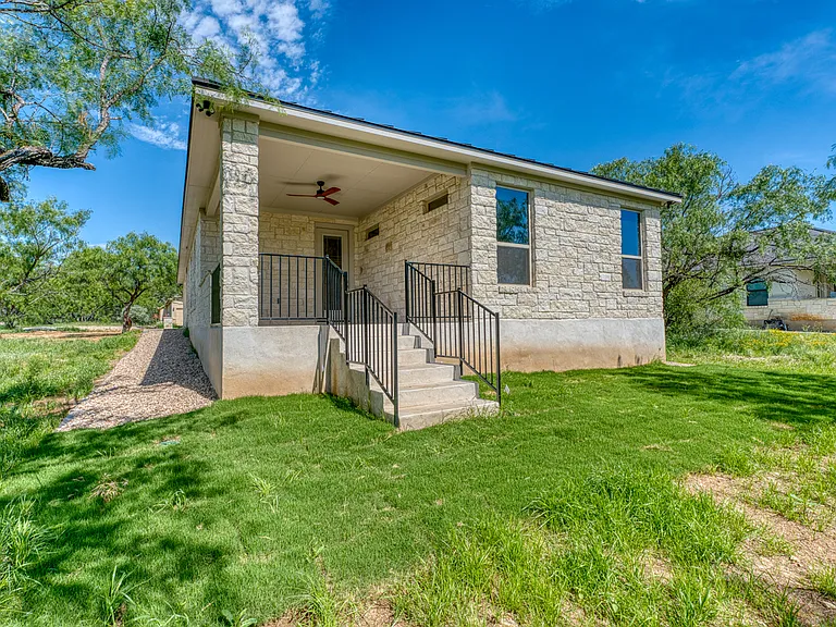 3217 Douglas Dr — Photo 22