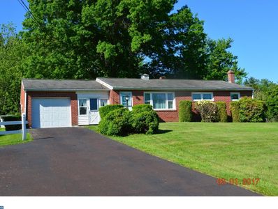 2228 Hill Rd, Perkiomenville, PA, 18074