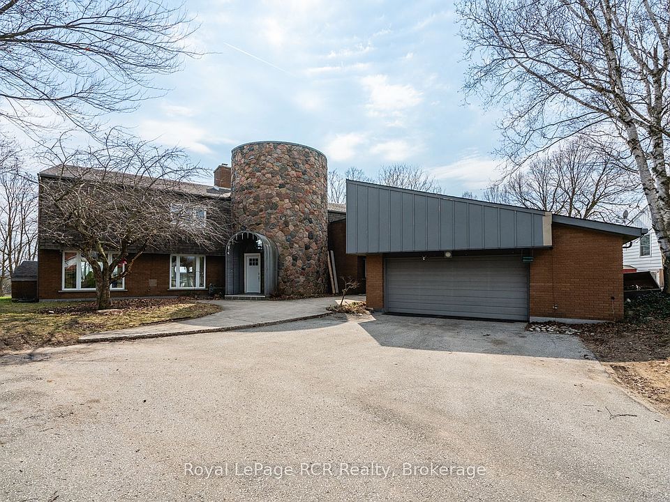 1st image of 136 4th Ave