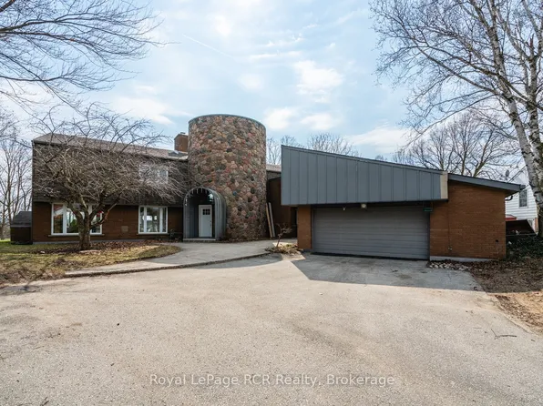 136 4th Ave, Hanover, ON N4N 2B3