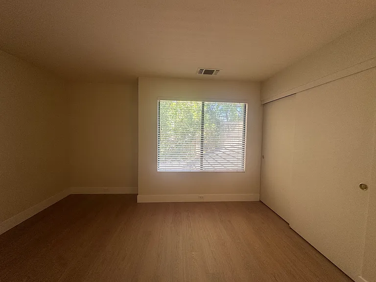 1915 Discovery Village Ln — Photo 25