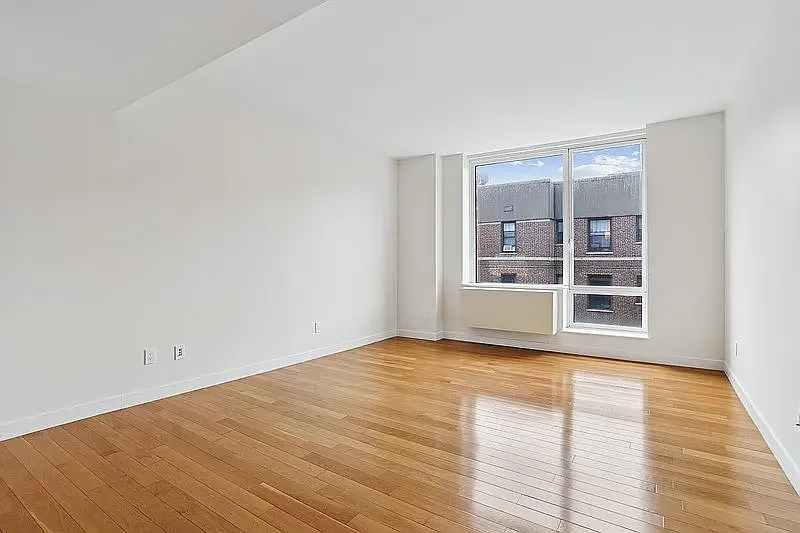 3260 Henry Hudson Parkway — Photo 2