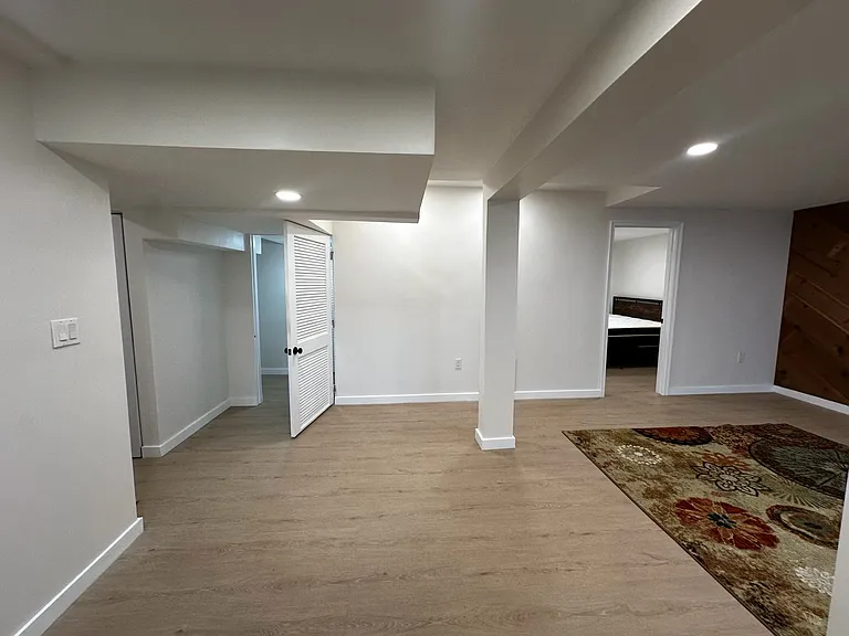 3225 Chestnut St NE #B — Photo 23