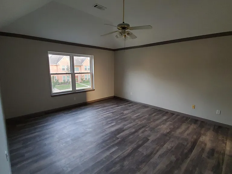 5747 Malcomboro Dr — Photo 10