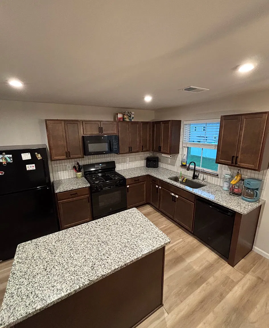 3 bed 2.5 bath Townhome — Photo 2