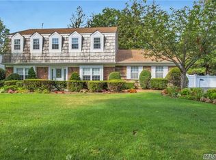 72 Pace Dr S, West Islip, NY 11795
