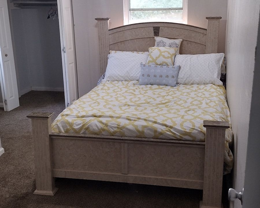 Queen beds in every room.