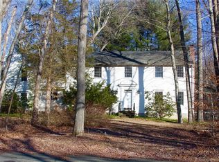 30 Fallowfield Ln, Fairfield, CT 06824