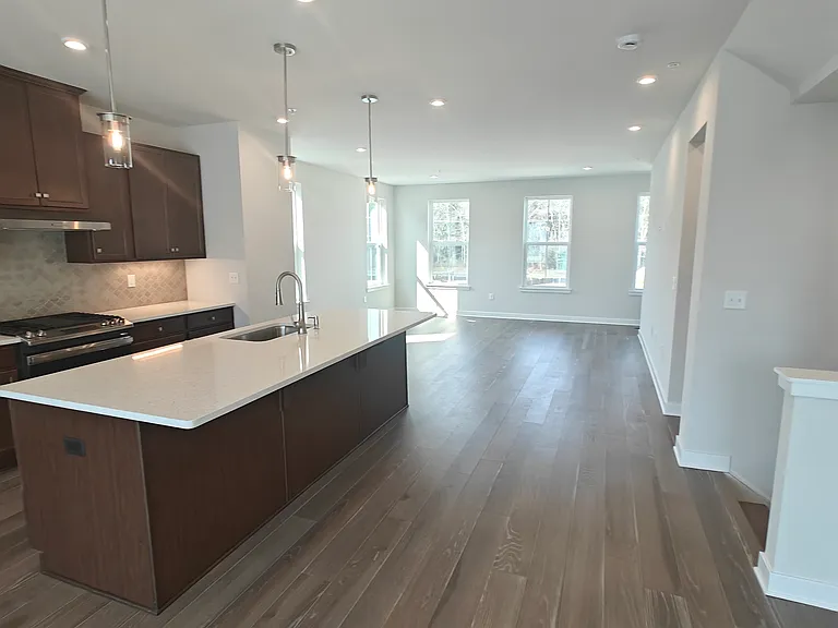 108 S Durham Dr — Photo 17