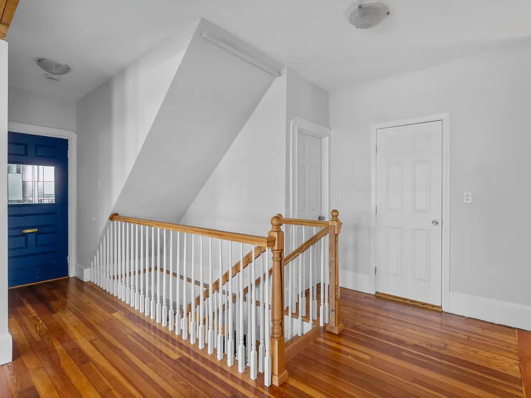 98-100 Elm St #1 — Photo 9