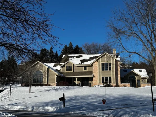W236N3392 Fieldside COURT, Pewaukee, WI 53072