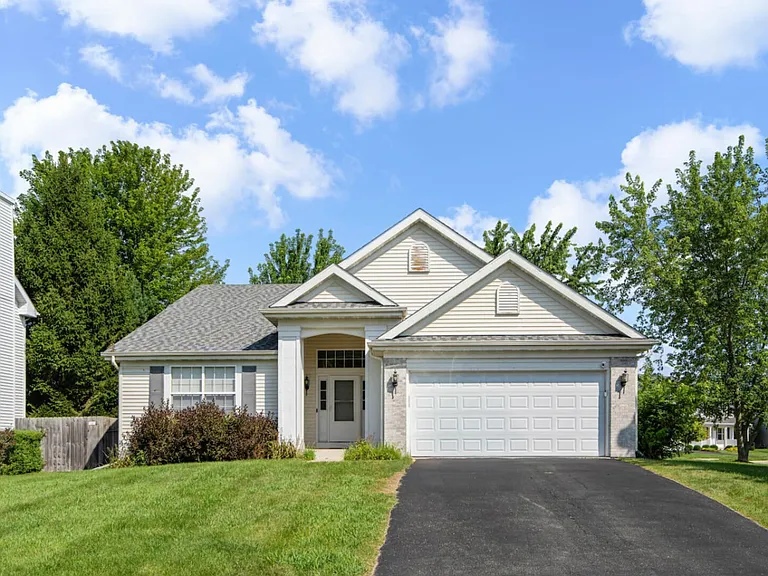 Long Island Cir — Photo 76