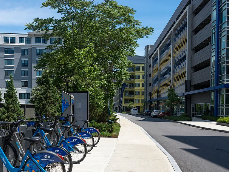 Luxe at Alewife — Photo 14