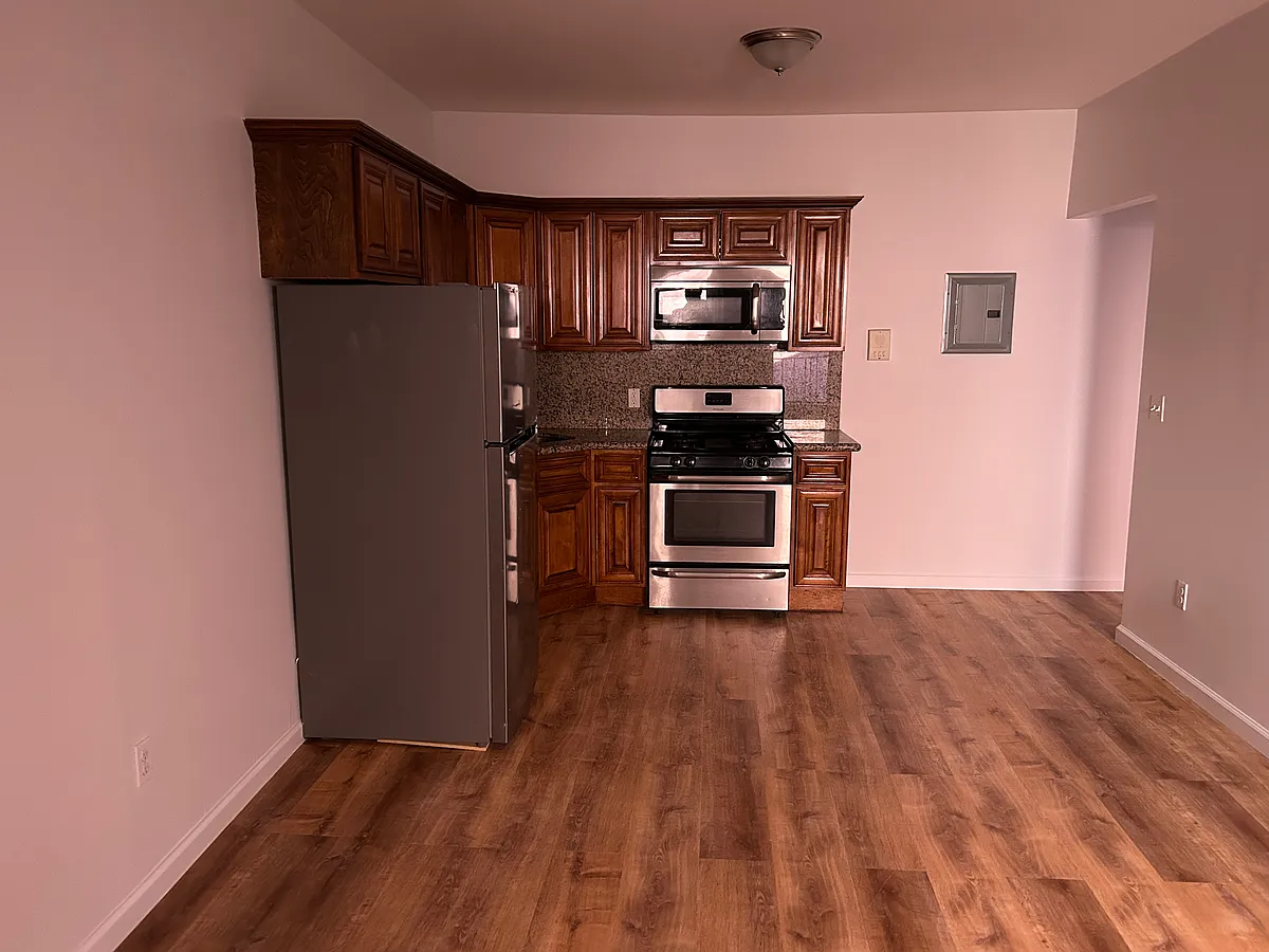 Building Photo - 3933 New Utrecht Ave #3R
