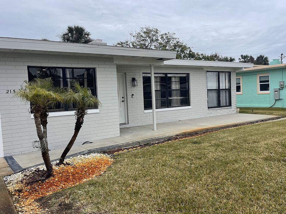 1st image of 215 Woodland Ave