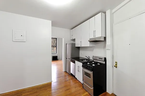 Rented by Aether Property Group | media 11