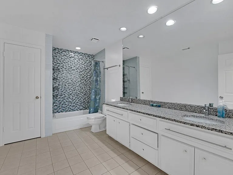 4422 Warwick Dr — Photo 21