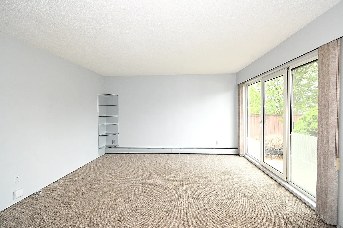 Building Photo - 879 Johnson St #101