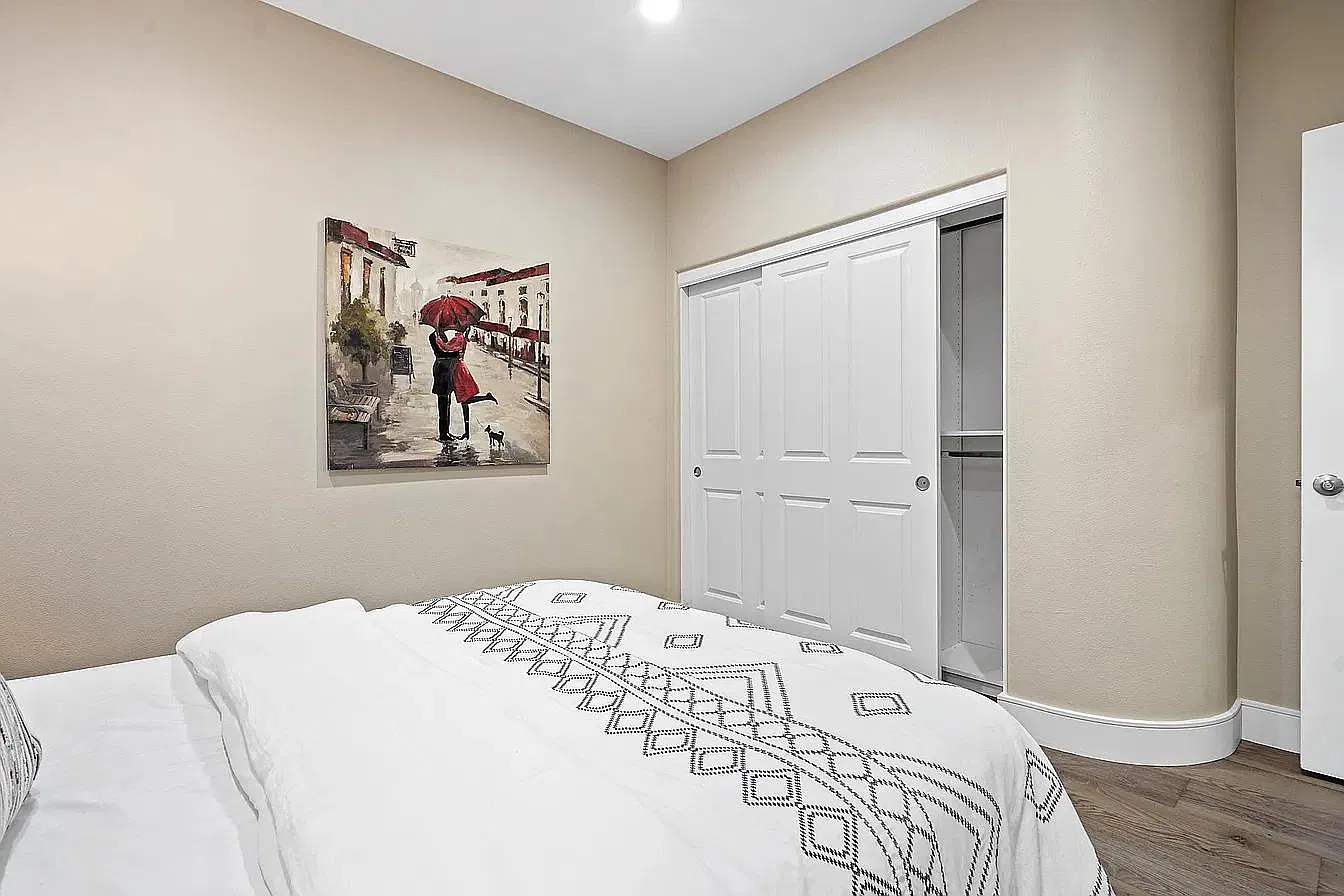 4 bed, 2700 sqft, $5,500 — Photo 4