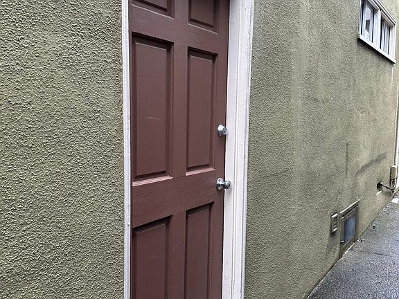 3rd image of 284 Evergreen Dr