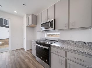 22133 E 38th Pl, Aurora, CO 80019