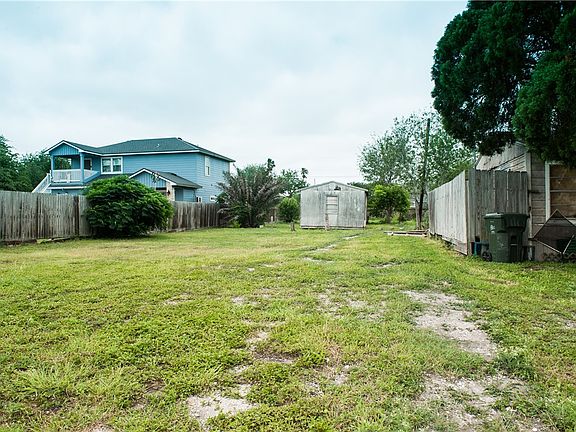 2nd image of 2621 Johanna St