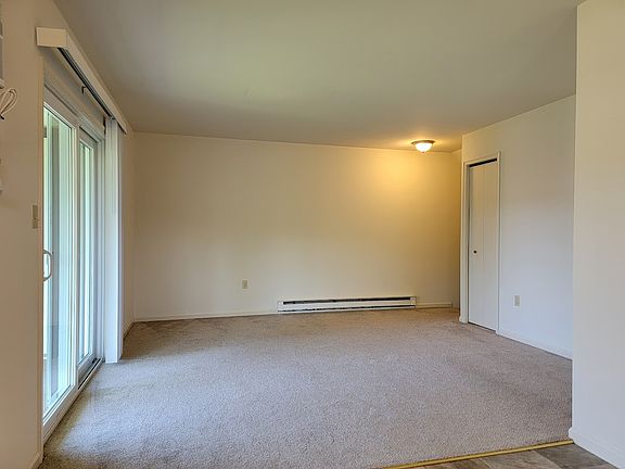 4th image of 134 Julie Ann Ct APT B