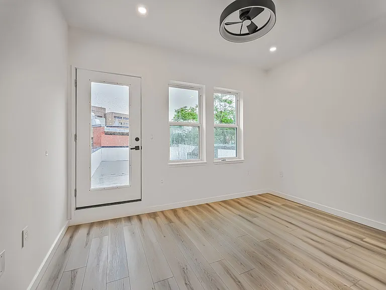 621 Florida Ave NW #301 — Photo 10