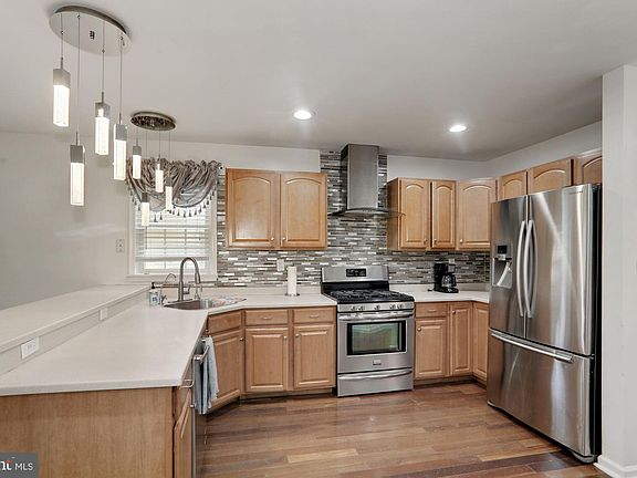 5th image of 117 N Lakewood Ave