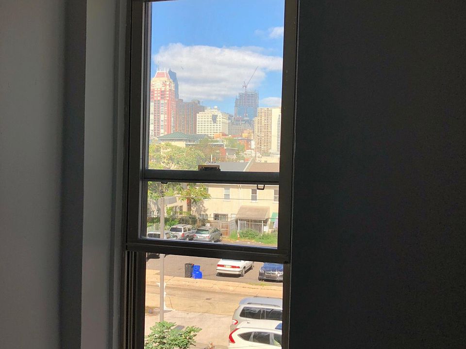 1st image of 1233 Christian St Floor 3