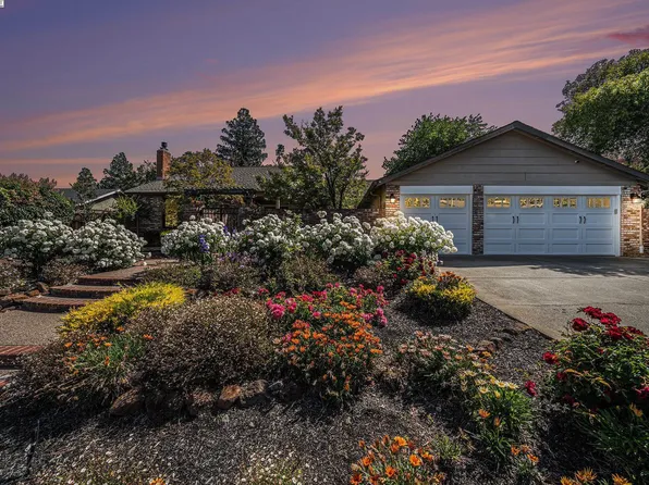 424 Mount Sequoia Ct, Clayton, CA 94517