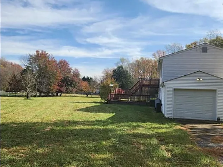 16400 Candy Hill Rd — Photo 3