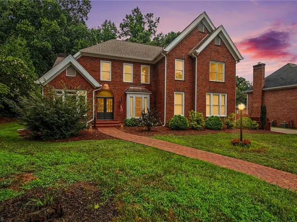 6620 Village Brook Trl, Clemmons, NC 27012