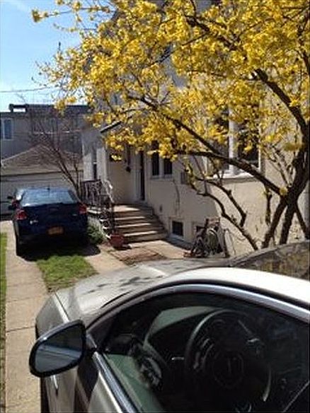2nd image of 2606 Avenue