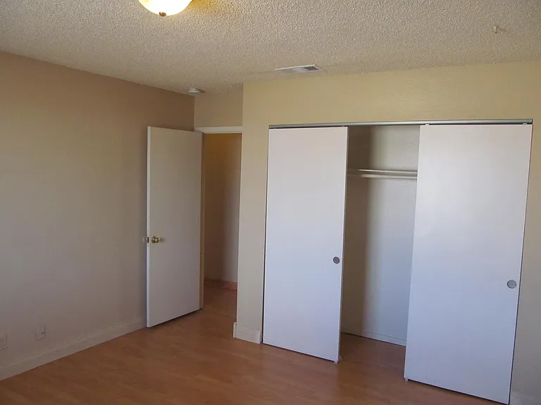 537 Longtree Ave — Photo 15