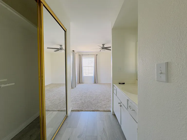 231 W Horizon Ridge Pkwy #927 — Photo 24