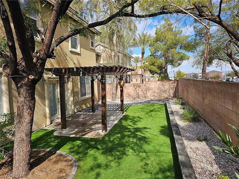 140 Samantha Rose St — Photo 29
