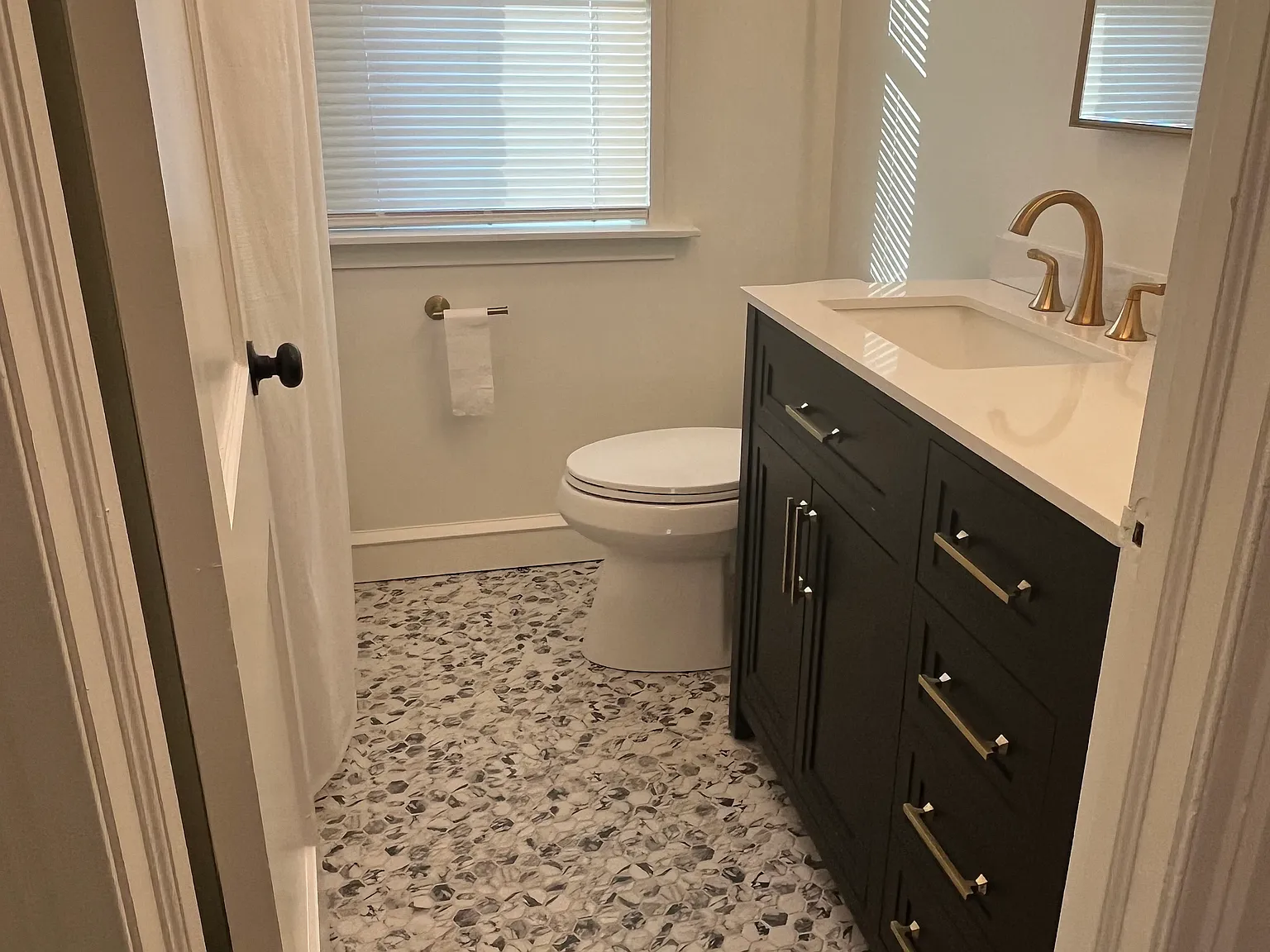3 bed, 2.5 bath, 2478 sqft, $3,500 — Photo 3