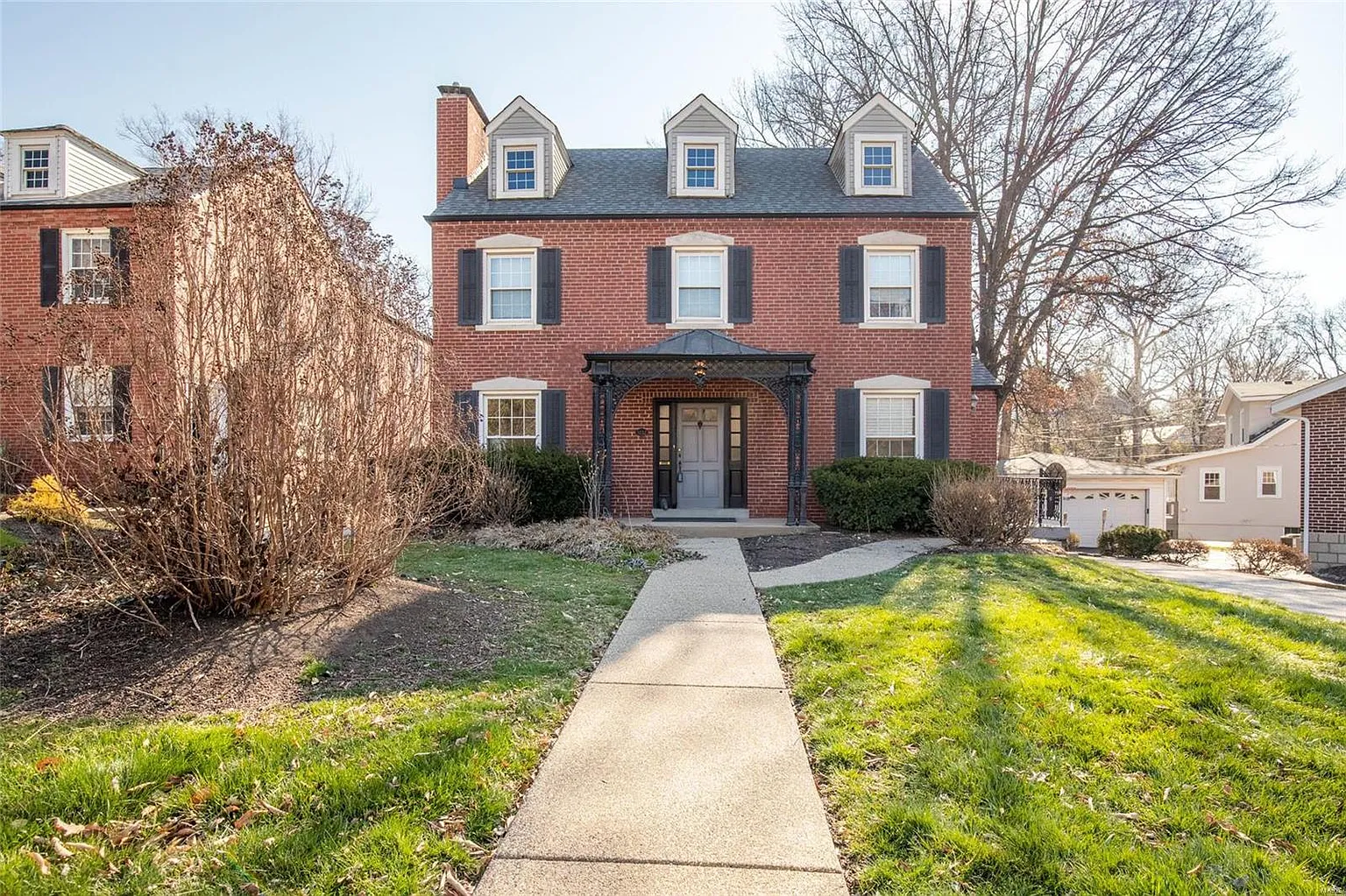 1032 E Linden Ave photo 1