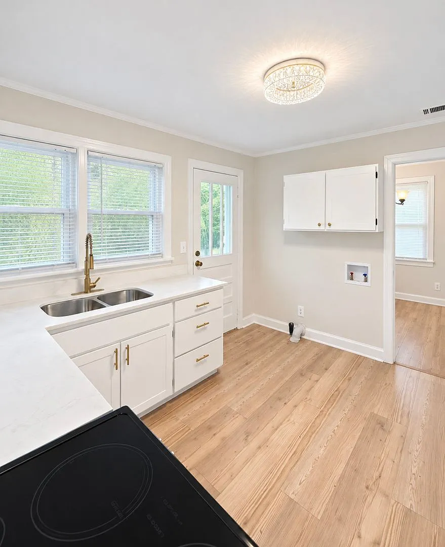 3-bed, 1-bath Home in Savannah — Photo 3
