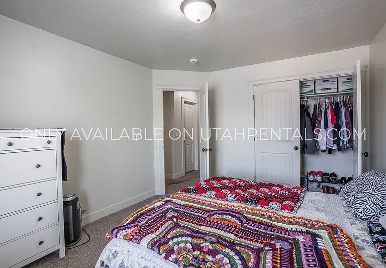 278 E Cascade Ct — Photo 18