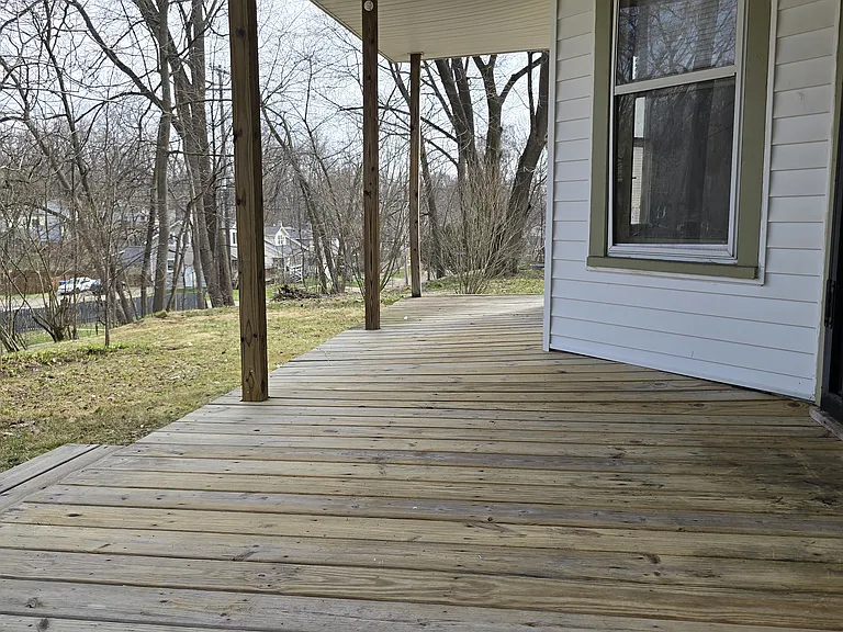 1513 Jefferson Ave — Photo 2
