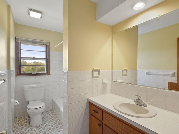 Main floor Bathroom