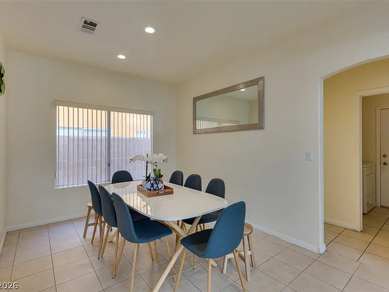 7886 Blue Brook Dr — Photo 12