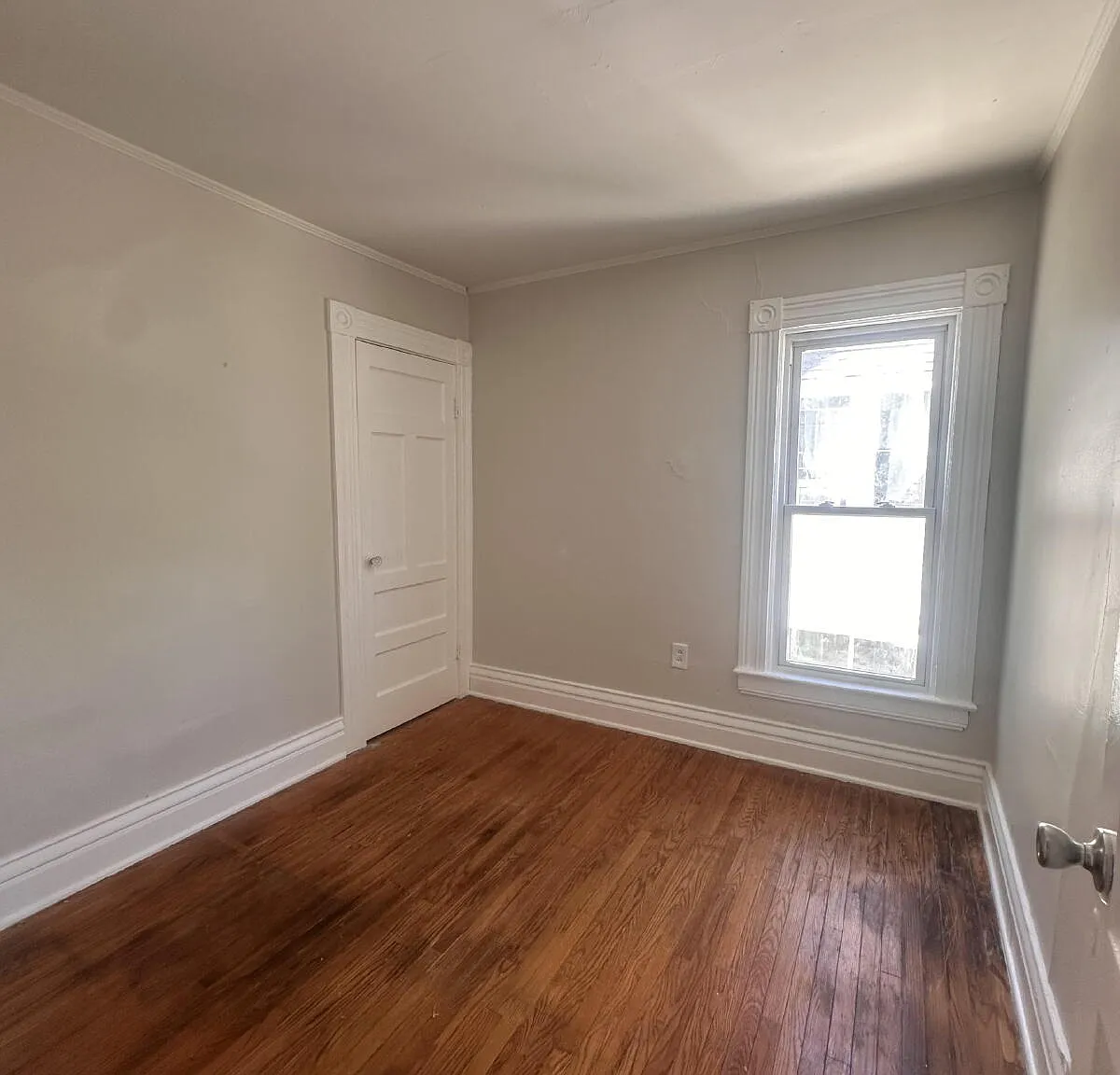 3 bed, 1.0 bath, $1,200 — Photo 2
