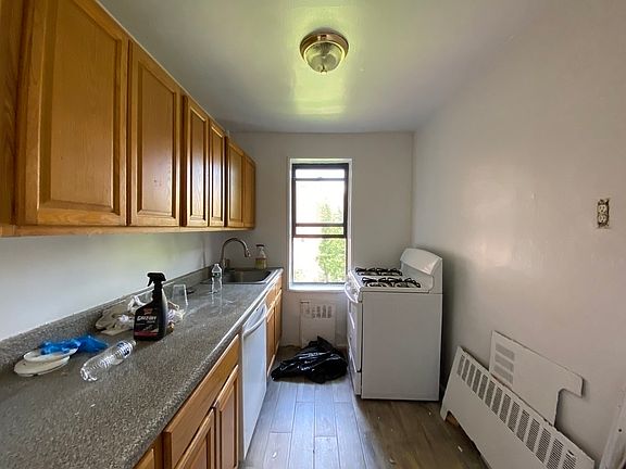 3rd image of 139-79 85th Dr #44