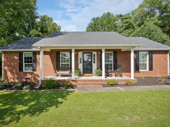 143 Old Qualls Rd, Cookeville, TN 38506