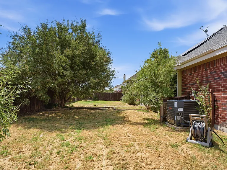 3011 Clear Springs Dr — Photo 37